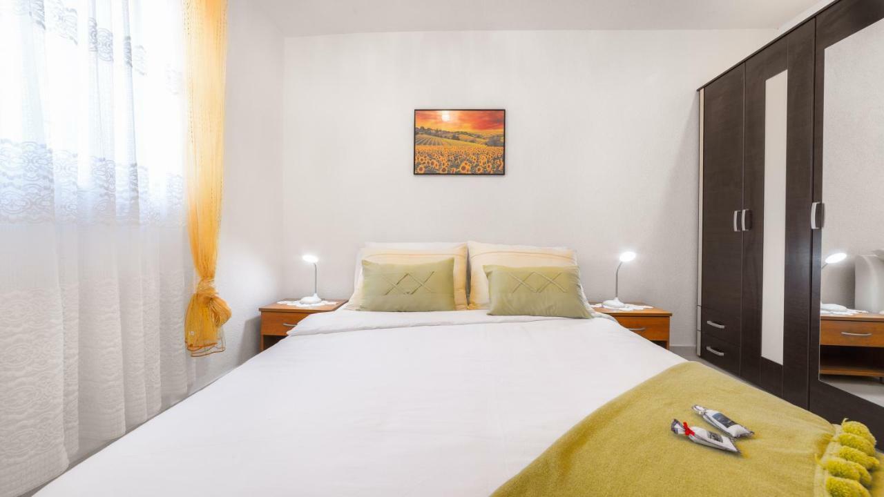 Apartments Lipic Vodice Kültér fotó