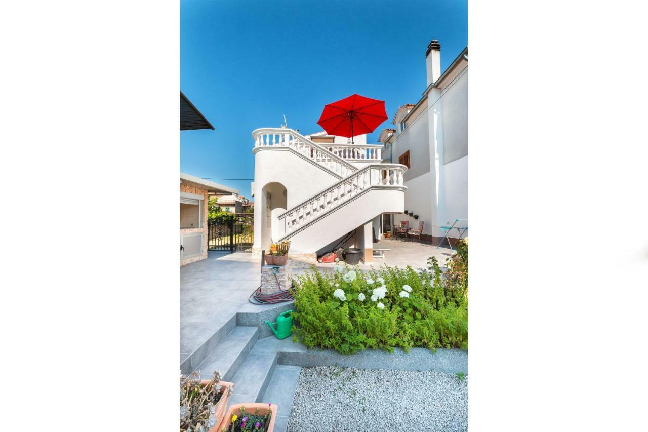 Apartments Lipic Vodice Kültér fotó