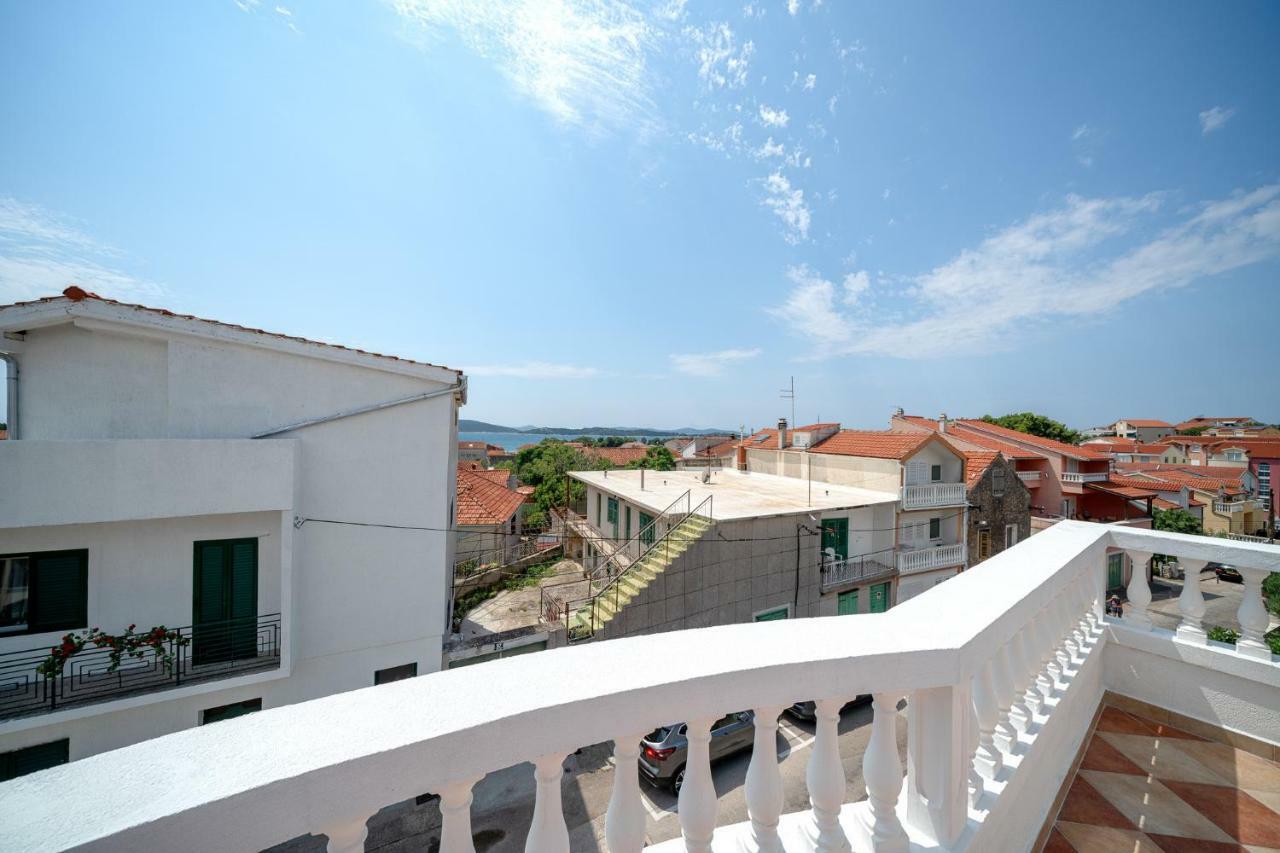 Apartments Lipic Vodice Kültér fotó