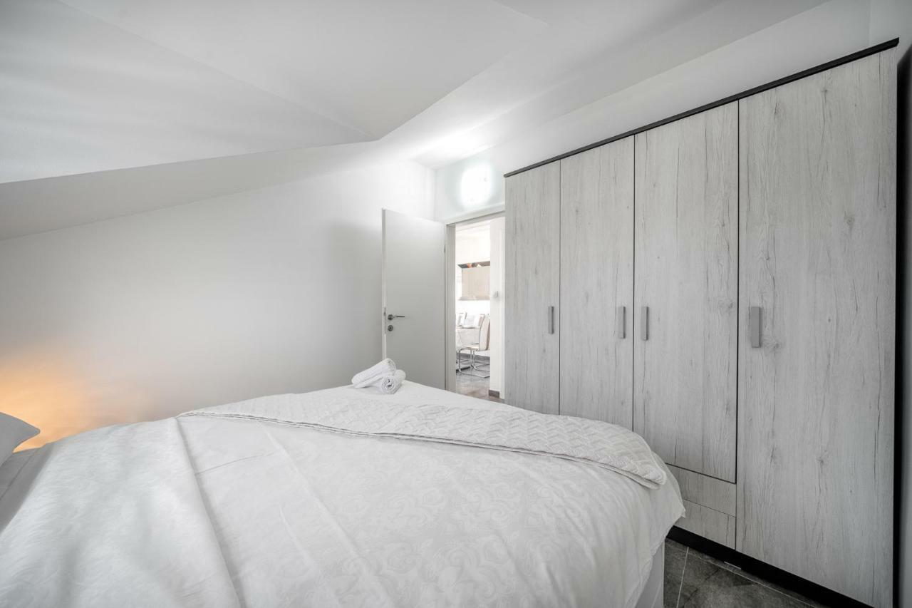 Apartments Lipic Vodice Kültér fotó
